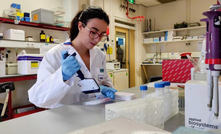 Aurora Signorazzi working in the lab. 
