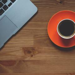 Laptop and cup of coffee image_Pixabay