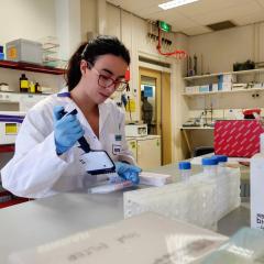 Aurora Signorazzi working in the lab. 