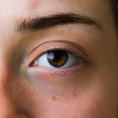 Eye up close by Brianna Amick via Pexels.